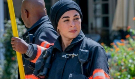 Слетевший хиджаб пожарной-мусульманки вызвал дебаты на Twitter